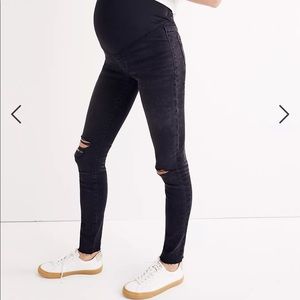 Maternity Over-the-Belly Skinny Jeans in Black Sea